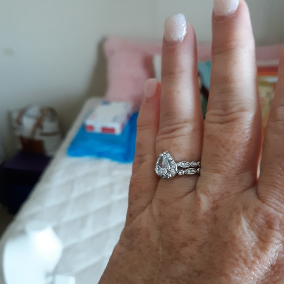 Pear shape wedding set - Picture 4 of 4